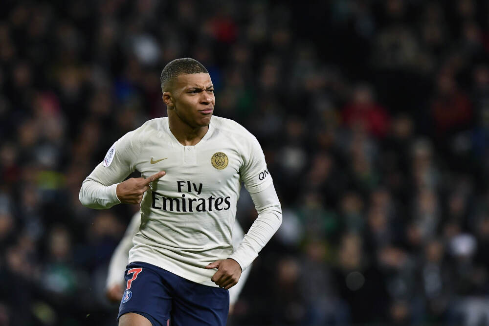 梅西鱼跃头球！迈阿密3-1留悬念